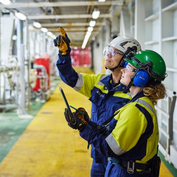 Picture of Aker Solutions engineers offshore
