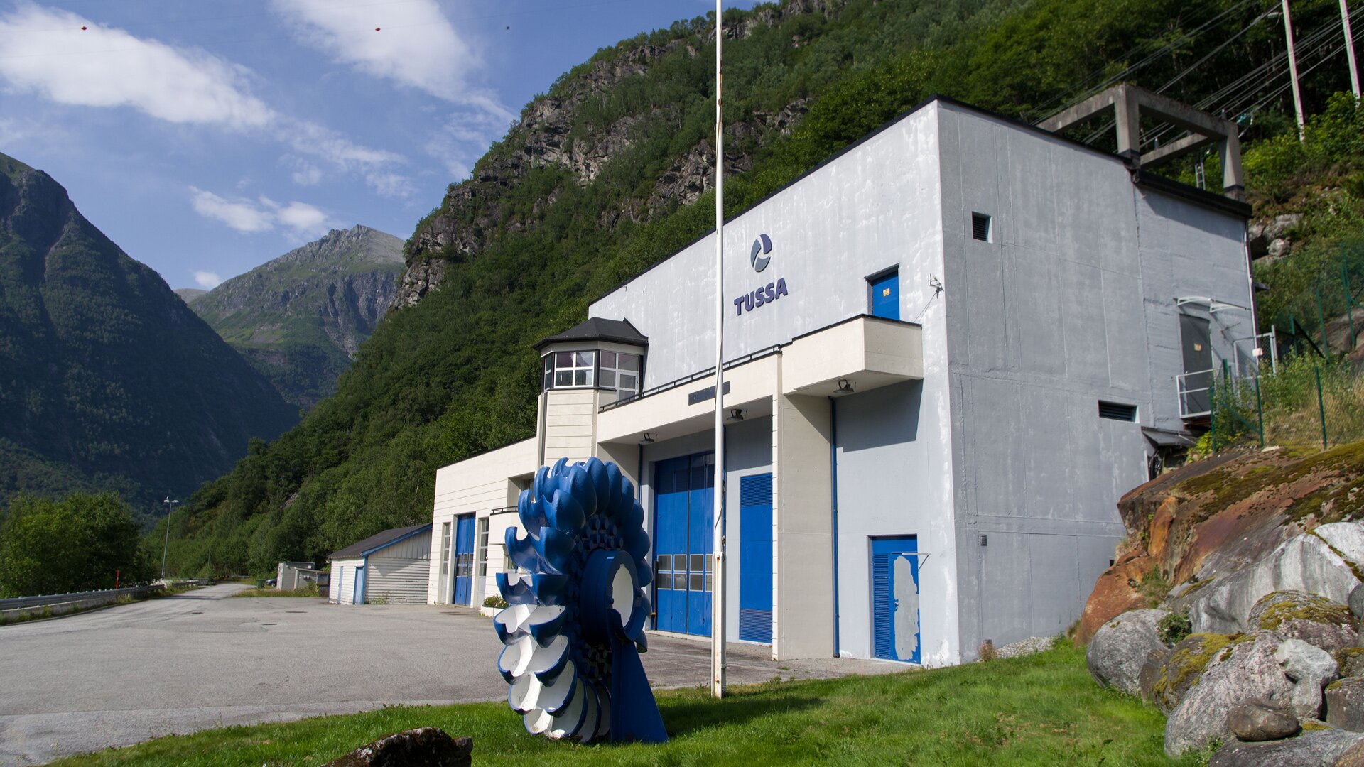 picture of aker solution logo on a wall